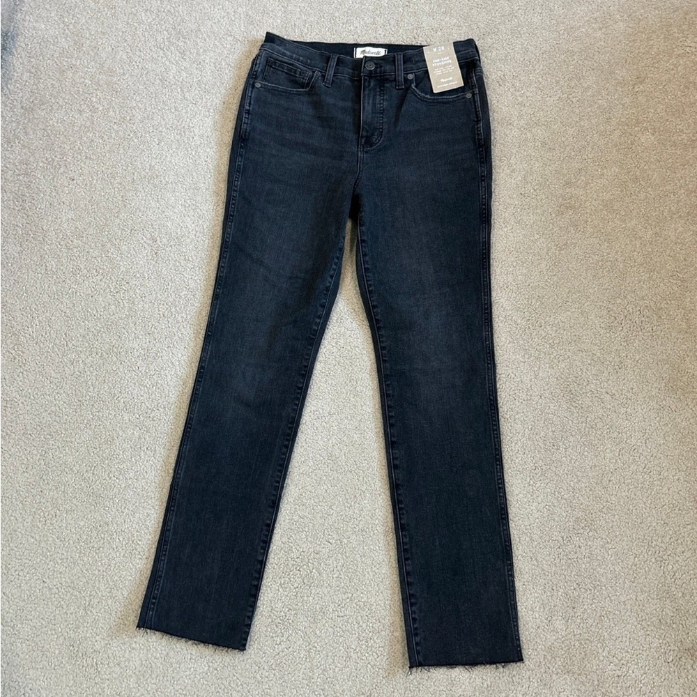 New with tags madewell mid-rise Stovepipe black Jeans in size 28